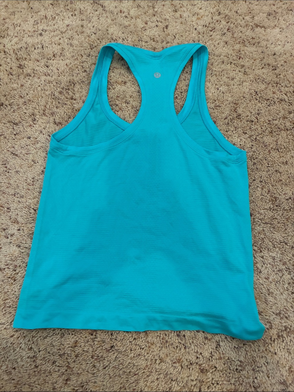 This Lululemon Swiftly Tech Racerback 2.0 - Picture 2 of 2